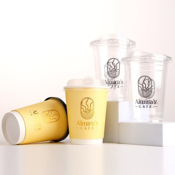 Custom paper and plastic cups for cafes and beverage takeaway packaging